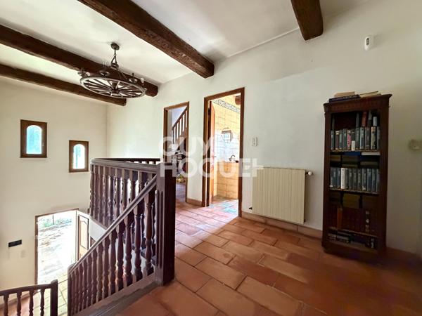 Maison Le Thor 210 m² sur 2246 m² de terrain en campagne