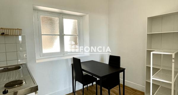 Location Studio meublé 30 m² - Saint-étienne 42000