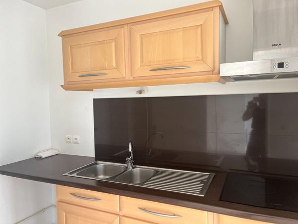 COMBS LA VILLE : appartement de 3 pièces (64 m²) à louer