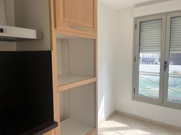 COMBS LA VILLE : appartement de 3 pièces (64 m²) à louer