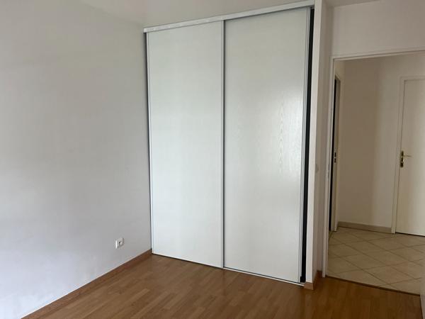 COMBS LA VILLE : appartement de 3 pièces (64 m²) à louer
