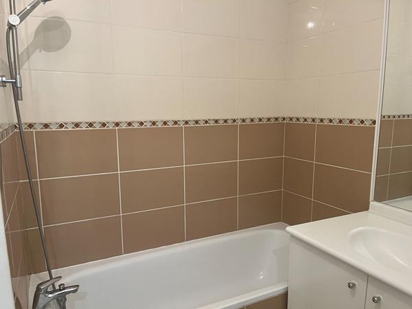 COMBS LA VILLE : appartement de 3 pièces (64 m²) à louer