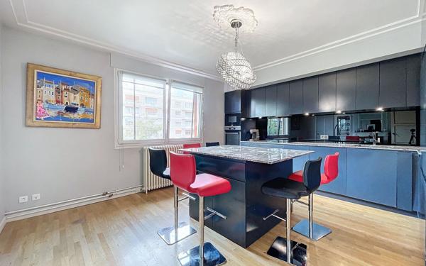 Appartement à vendre    6 pièces • 141,18 m2 Bourg-la-Reine