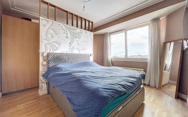 Appartement à vendre    6 pièces • 141,18 m2 Bourg-la-Reine