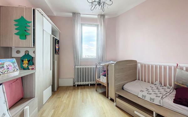 Appartement à vendre    6 pièces • 141,18 m2 Bourg-la-Reine