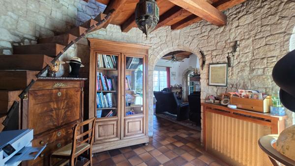 Propriété de charme avec dépendance et piscine_ LA CHAUME