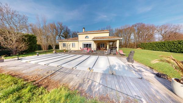 PUJAUDRAN - Villa T6 - 170m2 5 chambres avec piscine et double garage sur 4100m²