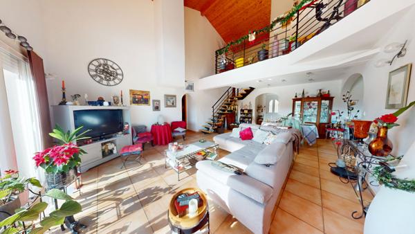 PUJAUDRAN - Villa T6 - 170m2 5 chambres avec piscine et double garage sur 4100m²