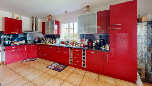 PUJAUDRAN - Villa T6 - 170m2 5 chambres avec piscine et double garage sur 4100m²