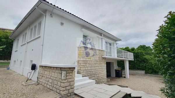 Vente maison de ville Angouleme (16000), 153.00m² avec 6 pièce(s) dont 3 chambre(s). Agence Allard Brimeaud