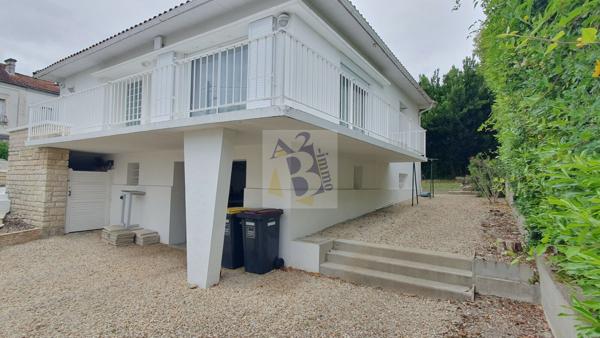 Vente maison de ville Angouleme (16000), 153.00m² avec 6 pièce(s) dont 3 chambre(s). Agence Allard Brimeaud