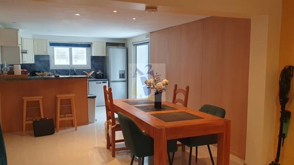 Vente maison de ville Angouleme (16000), 153.00m² avec 6 pièce(s) dont 3 chambre(s). Agence Allard Brimeaud