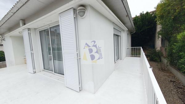 Vente maison de ville Angouleme (16000), 153.00m² avec 6 pièce(s) dont 3 chambre(s). Agence Allard Brimeaud