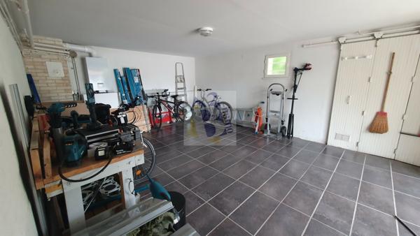 Vente maison de ville Angouleme (16000), 153.00m² avec 6 pièce(s) dont 3 chambre(s). Agence Allard Brimeaud