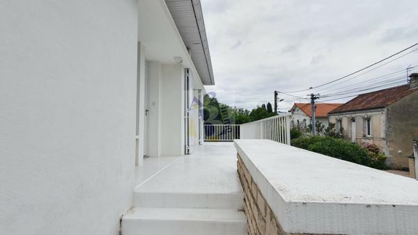 Vente maison de ville Angouleme (16000), 153.00m² avec 6 pièce(s) dont 3 chambre(s). Agence Allard Brimeaud
