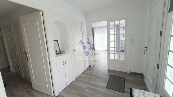 Vente maison de ville Angouleme (16000), 153.00m² avec 6 pièce(s) dont 3 chambre(s). Agence Allard Brimeaud