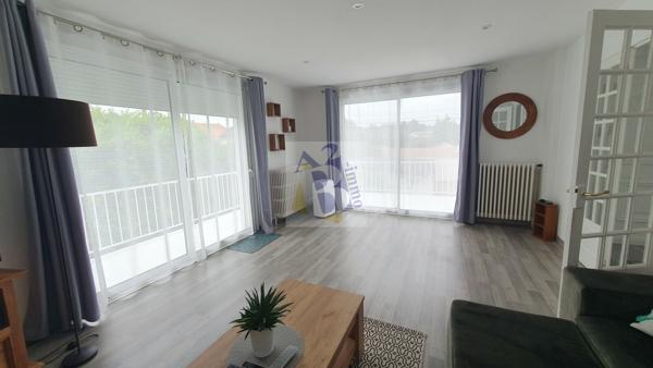 Vente maison de ville Angouleme (16000), 153.00m² avec 6 pièce(s) dont 3 chambre(s). Agence Allard Brimeaud