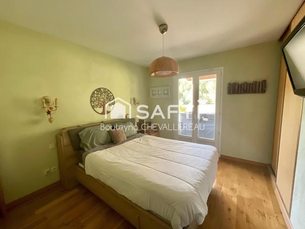 Sur parcelle de 2,5ha, maison avec garage attenant, carport et hangar séparé