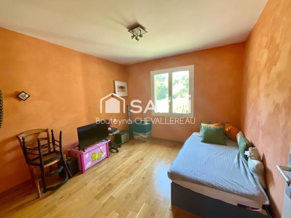 Sur parcelle de 2,5ha, maison avec garage attenant, carport et hangar séparé