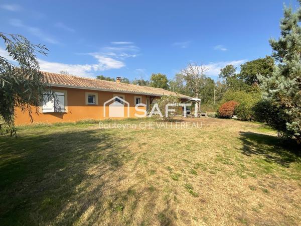 Sur parcelle de 2,5ha, maison avec garage attenant, carport et hangar séparé