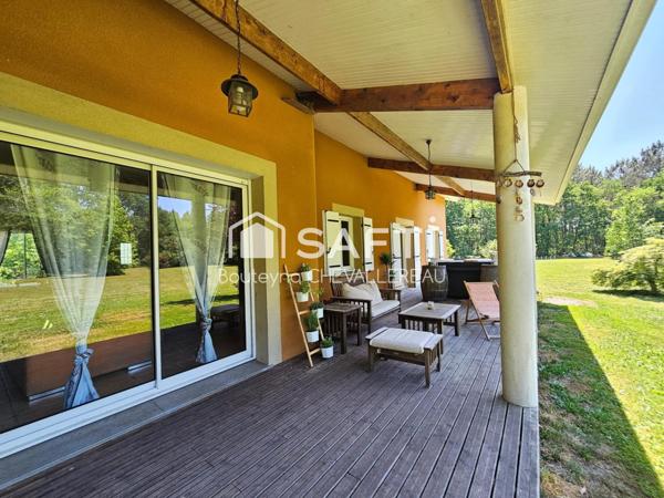 Sur parcelle de 2,5ha, maison avec garage attenant, carport et hangar séparé