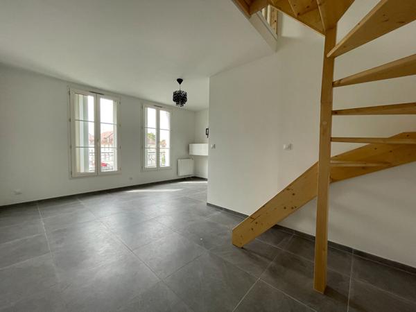 PROCHE GARE DE MELUN - F2 MEUBLÉ en DUPLEX 46 m2 avec box