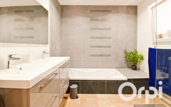 Maison à vendre    6 pièces •  Portes-lès-Valence