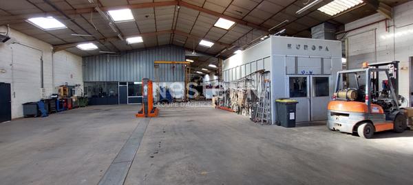 Local d activite avec terrain constructible.  Zone industrielle de Mer