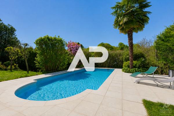 Maison Rueil Malmaison 10 pièce(s) 270 m2 2 095 000 € **  - Référence  19926