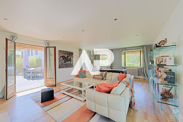 Maison Rueil Malmaison 10 pièce(s) 270 m2 2 095 000 € **  - Référence  19926