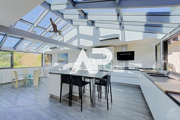 Maison Rueil Malmaison 10 pièce(s) 270 m2 2 095 000 € **  - Référence  19926