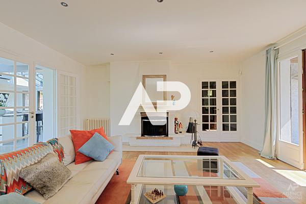 Maison Rueil Malmaison 10 pièce(s) 270 m2 2 095 000 € **  - Référence  19926