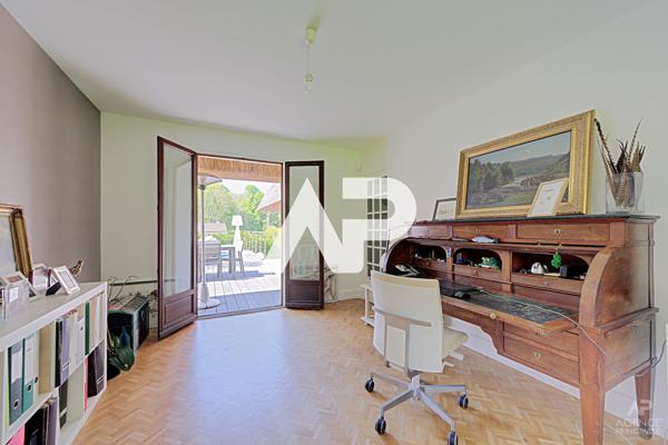 Maison Rueil Malmaison 10 pièce(s) 270 m2 2 095 000 € **  - Référence  19926