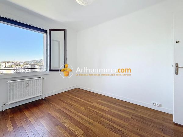 Vente                                                      Appartement
                        
                     3 pièces                      72 m2                     à Lyon 9