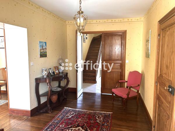 Maison 7 pièces - 201 m²