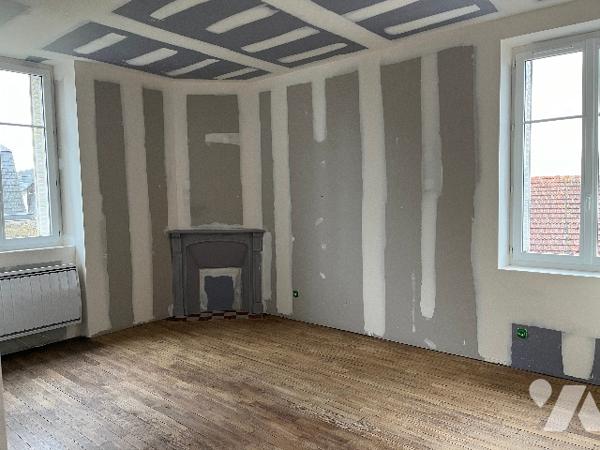 DINAN centre - Appartement rénové de 2 chambres d'environ 113m²