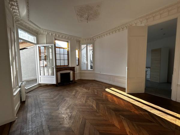 Appartement T4 - 89.98m² - totalement rénové avec terrasse - ANNONAY