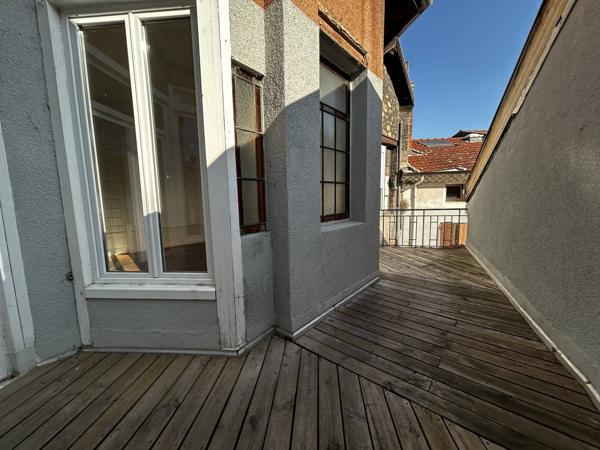 Appartement T4 - 89.98m² - totalement rénové avec terrasse - ANNONAY