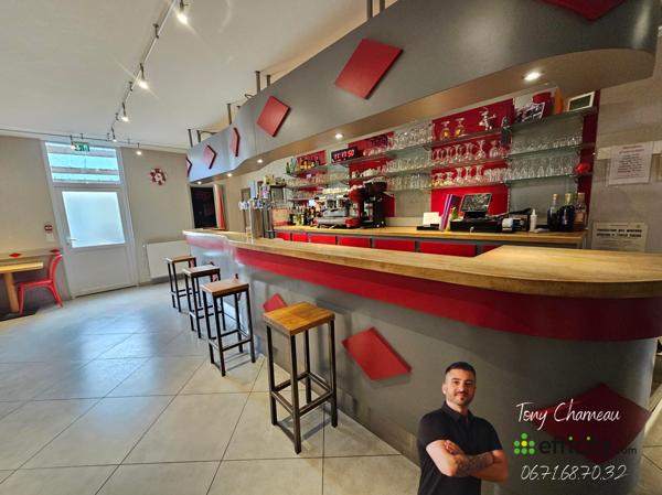 Local Commercial 5 pièces - 880 m²