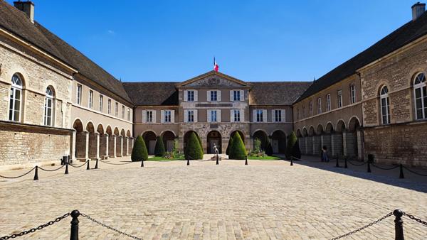 Appartement à vendre 2 pièces BEAUNE Centre-ville (21) + 35m² de COMBLES à aménager