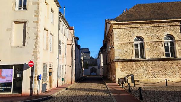 Appartement à vendre 2 pièces BEAUNE Centre-ville (21) + 35m² de COMBLES à aménager