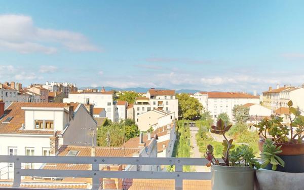 Appartement à vendre    2 pièces • 66,71 m2 Lyon 4