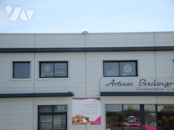 SAINT-ALBAN : local professionnel ou commercial,  2014, 100 m2, 1er étage, loué 950E/mois.