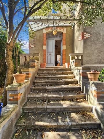 Auch (32000) Maison Bourgeoise T6 de 208m2 avec cour - Auch centre haute ville