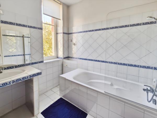 Auch (32000) Maison Bourgeoise T6 de 208m2 avec cour - Auch centre haute ville