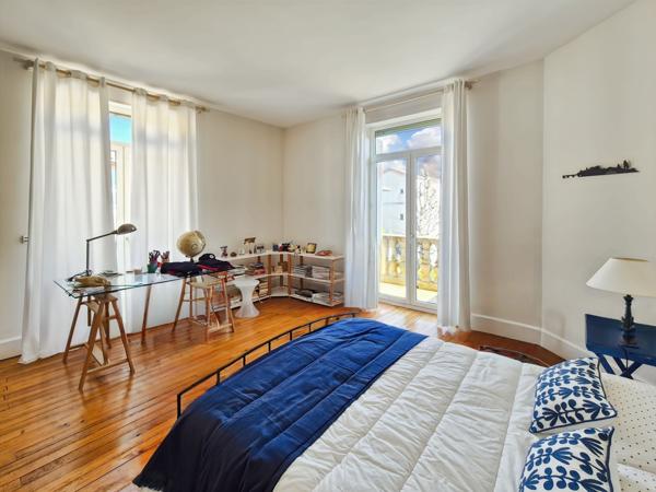 Auch (32000) Maison Bourgeoise T6 de 208m2 avec cour - Auch centre haute ville