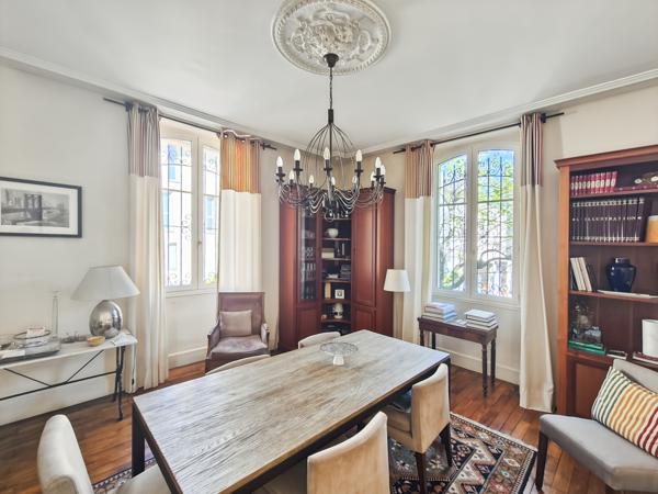 Auch (32000) Maison Bourgeoise T6 de 208m2 avec cour - Auch centre haute ville