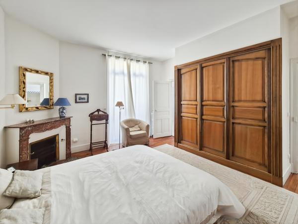Auch (32000) Maison Bourgeoise T6 de 208m2 avec cour - Auch centre haute ville