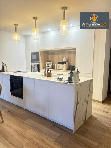 Vente                                                      Appartement
                        
                     3 pièces                      106 m2                     à Porticcio