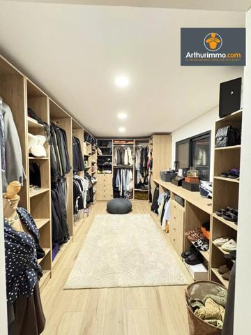 Vente                                                      Appartement
                        
                     3 pièces                      106 m2                     à Porticcio